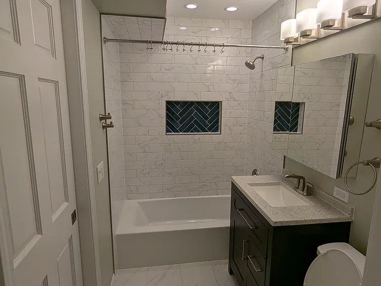 658 W Aldine Ave #B — Photo 7