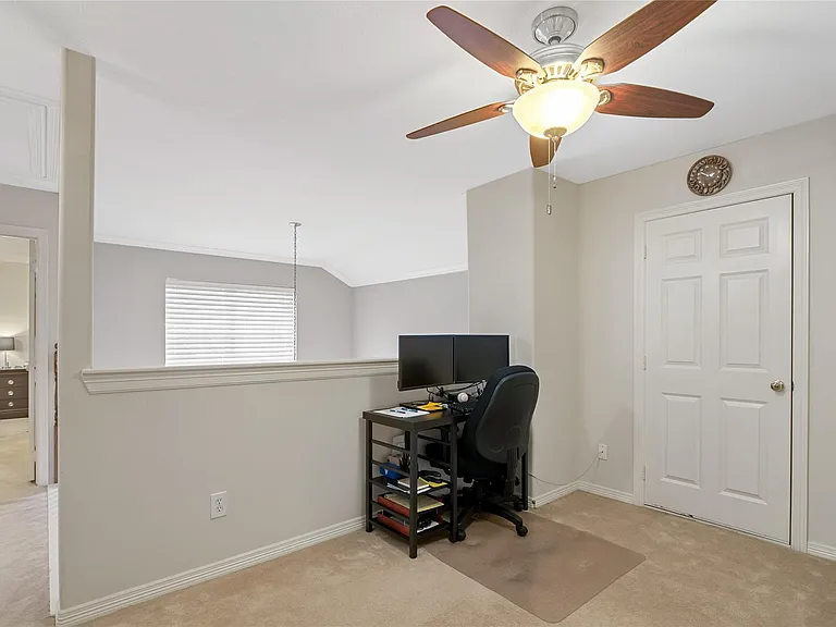 1014 Enclave Sq N — Photo 20