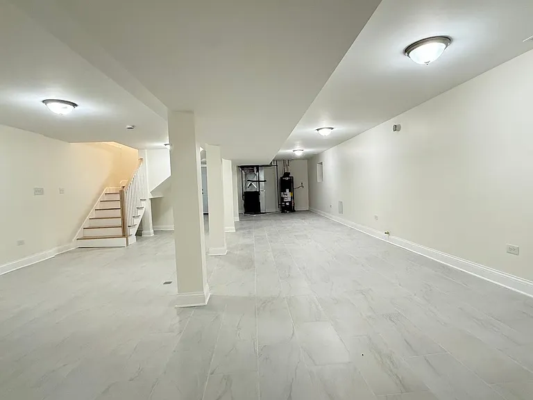 5821 W Gunnison St — Photo 51