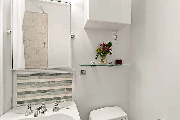 Sold by HomeDax Real Estate | media 15