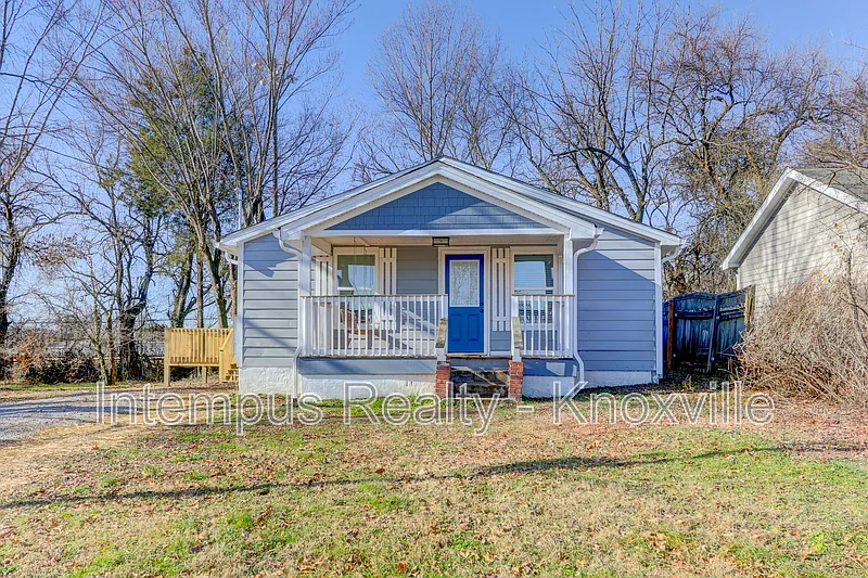 4 bed, 2.0 bath, $3,100 — Photo 2