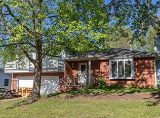 802 Greenbriar Dr, Rolla, MO 65401