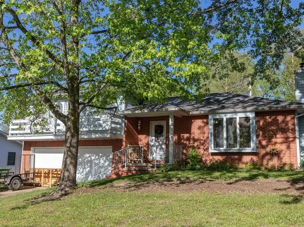 802 Greenbriar Dr, Rolla, MO 65401