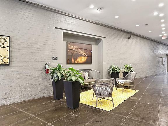 3rd image of 448 Julia St APT 403