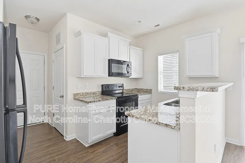 4 bed, 2.5 bath, 1661 sqft, $1,750 — Photo 4