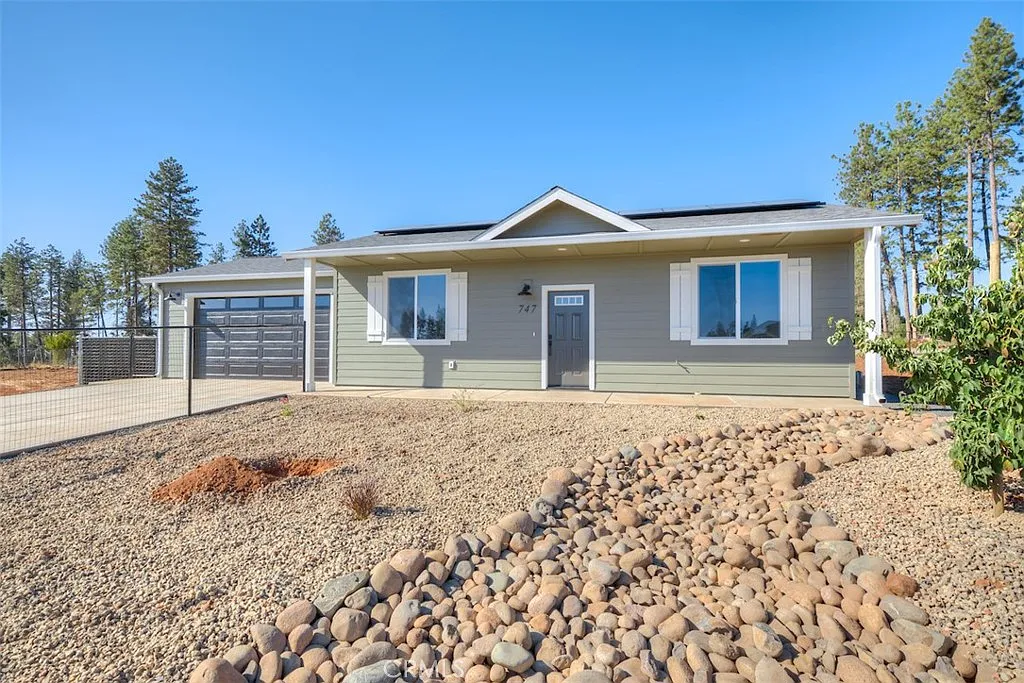 747 Madrone Way photo 1