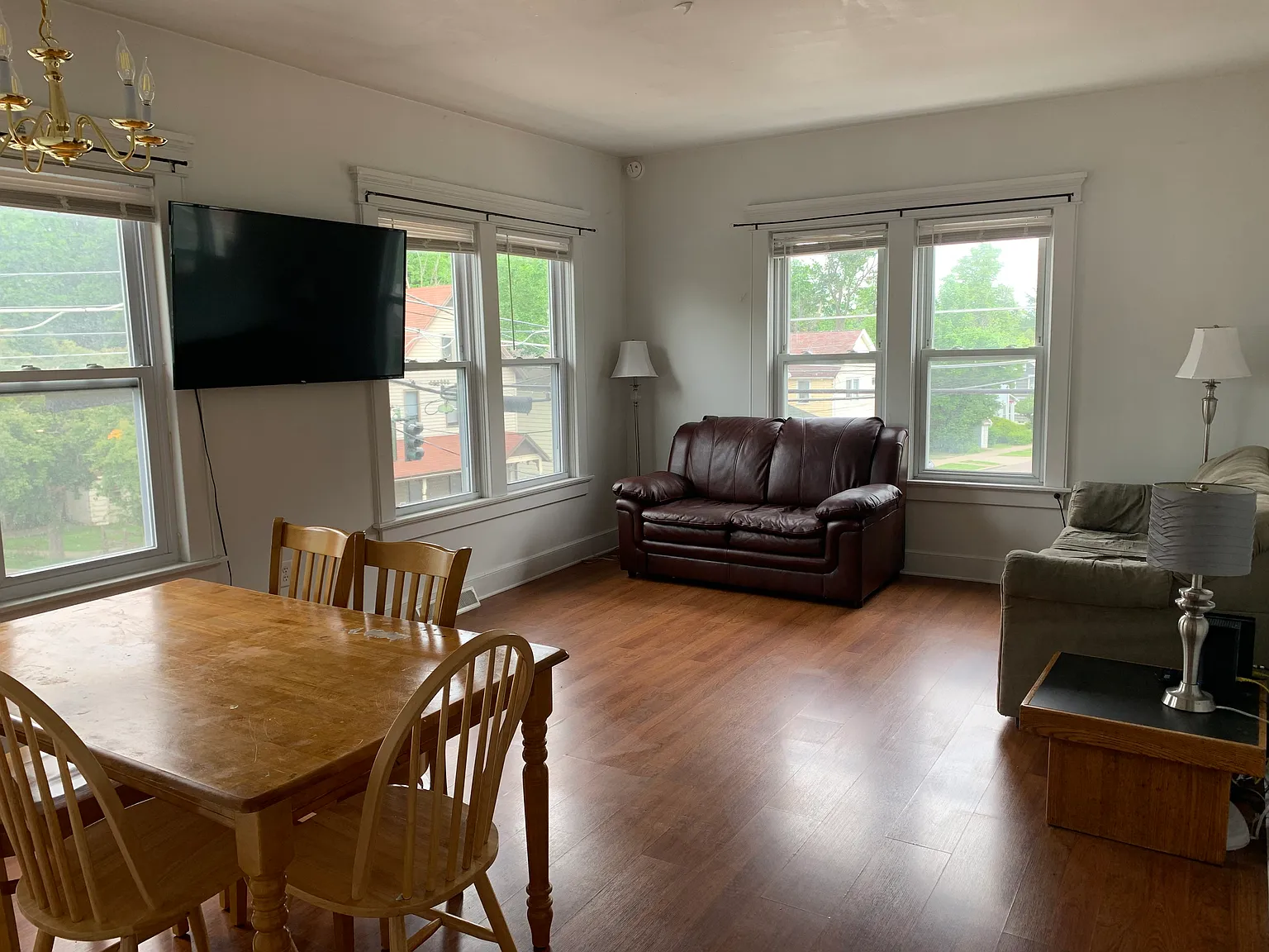 5 bed, 2100 sqft, $3,475 — Photo 2