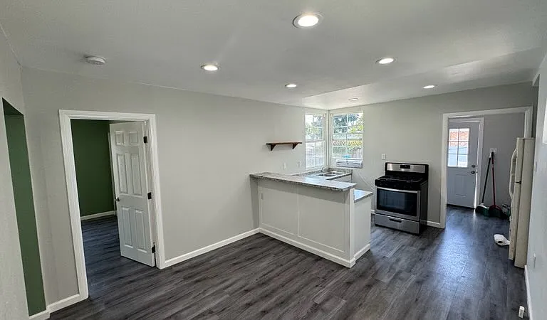 2309 N Sepulveda Blvd #B — Photo 11