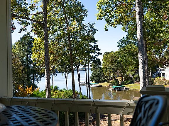 4th image of 1081 Plantation Point Dr