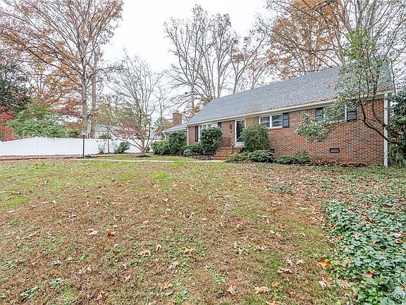 3rd image of 403 Gunby Dr