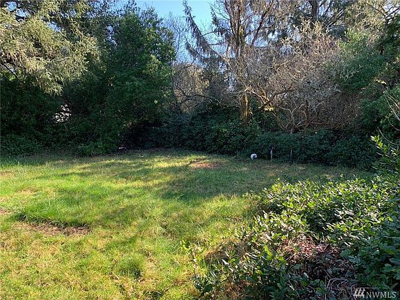 3rd image of 299 Wishkah St SW