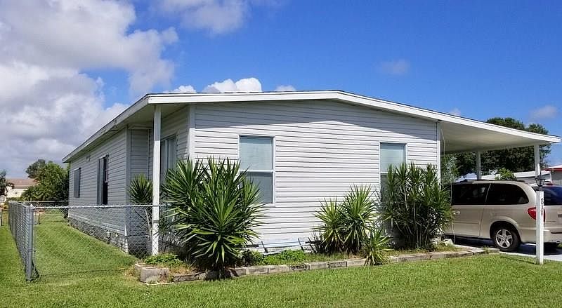 1st image of 814 Oriole Cir