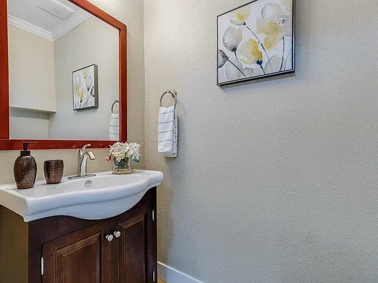 529 Sieber Pl #1 — Photo 6