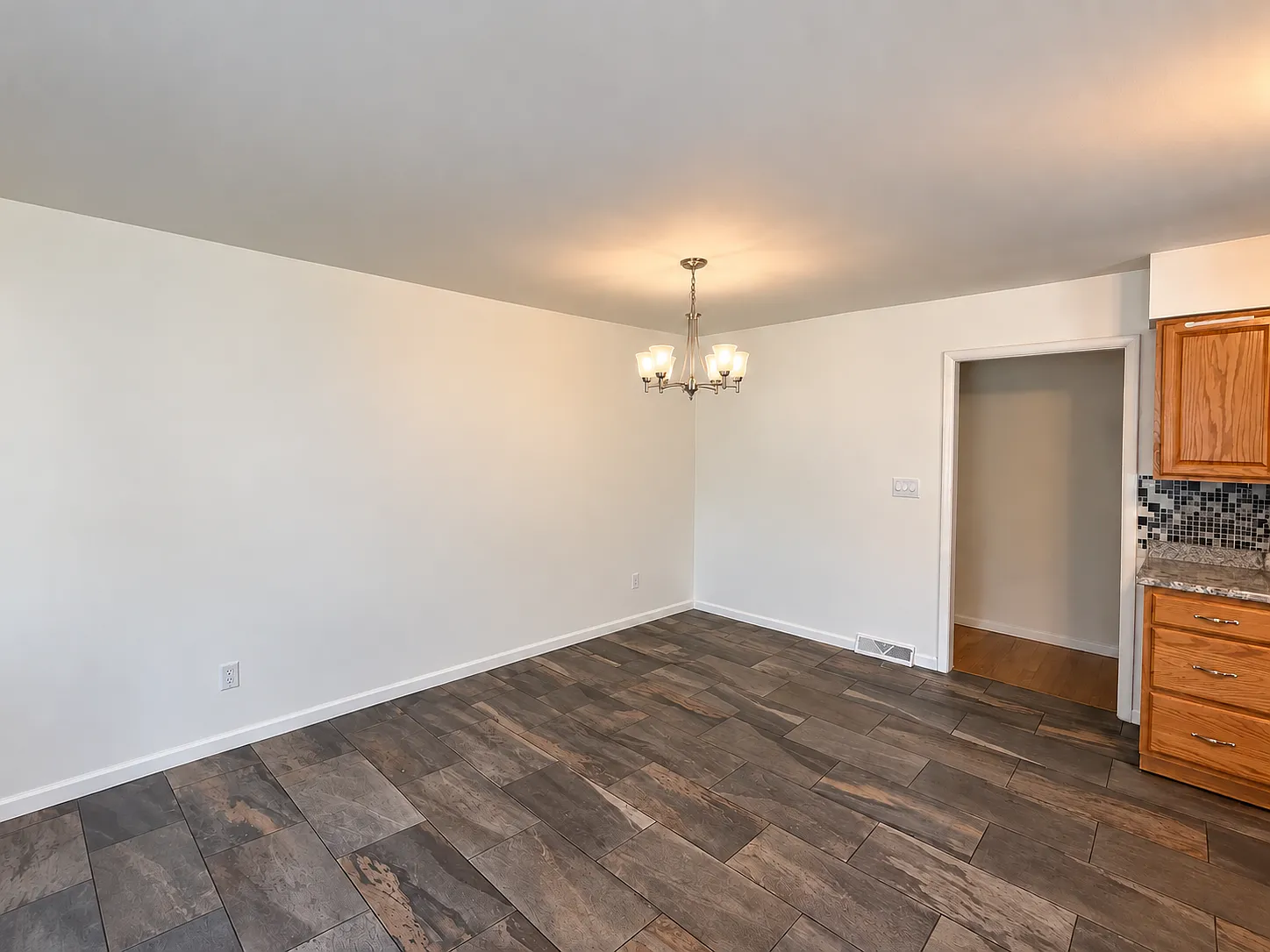 2 bed, 1110 sqft, $1,200 — Photo 4