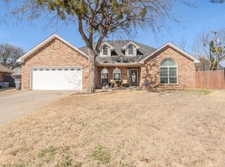 5 Blazing Star Ct, Wichita Falls, TX 76310