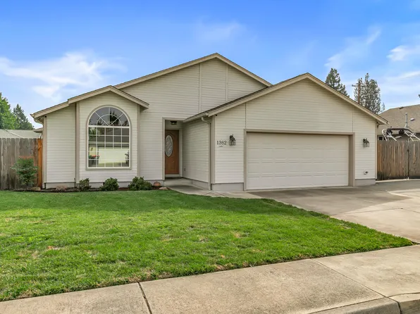 1362 Greentree Way, Central Point, OR 97502