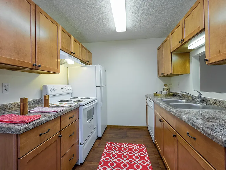 Fargo, ND Maybrook Apartments | Kitchen