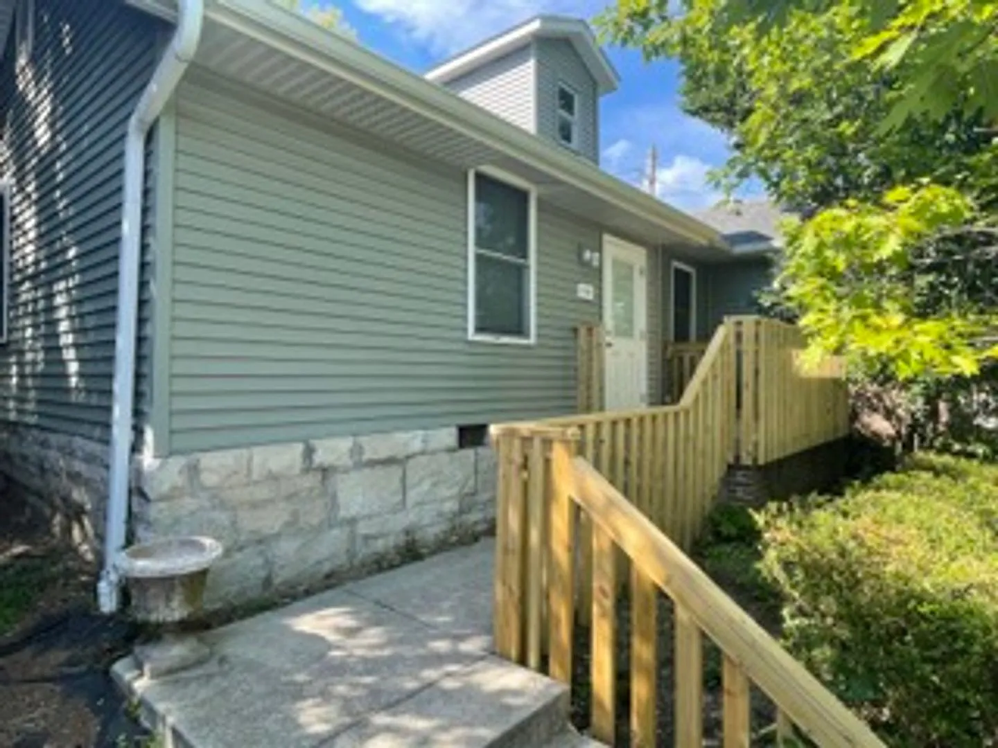 211 N Madison - 4Bed/2Bath - New Remodeled! — Photo 2