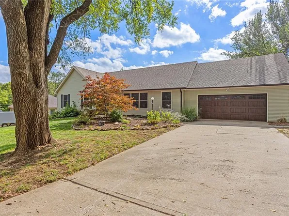 1905 Snowdrop Cir, Liberty, MO 64068