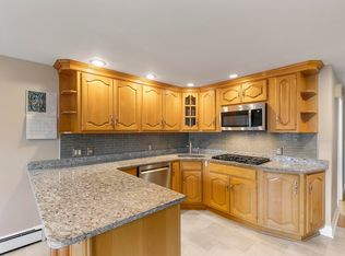 172 Chestnut St APT 9, North Andover, MA 01845