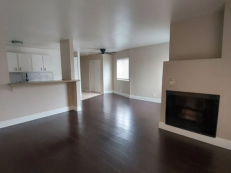 1053 Euclid Ave — Photo 2