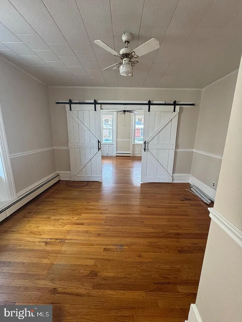 2 bed, 1.0 bath, 1100 sqft, $1,295 — Photo 3