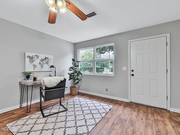 2nd image of 6547 Lucente Dr