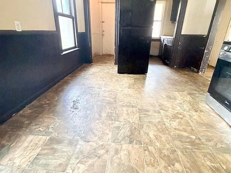 174 Hazel St #1 — Photo 2