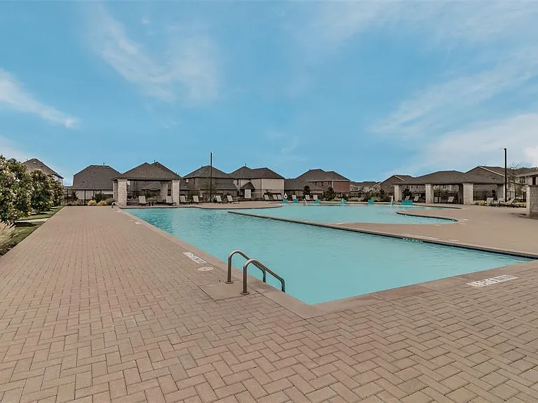 8075 Sunflower Ln — Photo 35