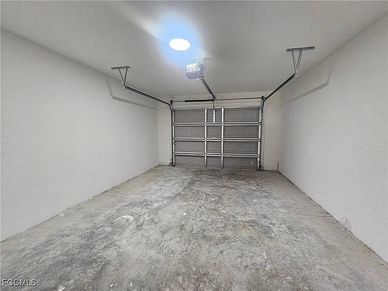 874 Apartment St E — Photo 20