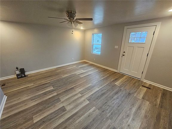 4th image of 17 Hemlock St