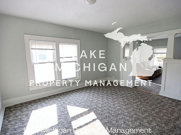 3rd image of 829 Flat St NE #2