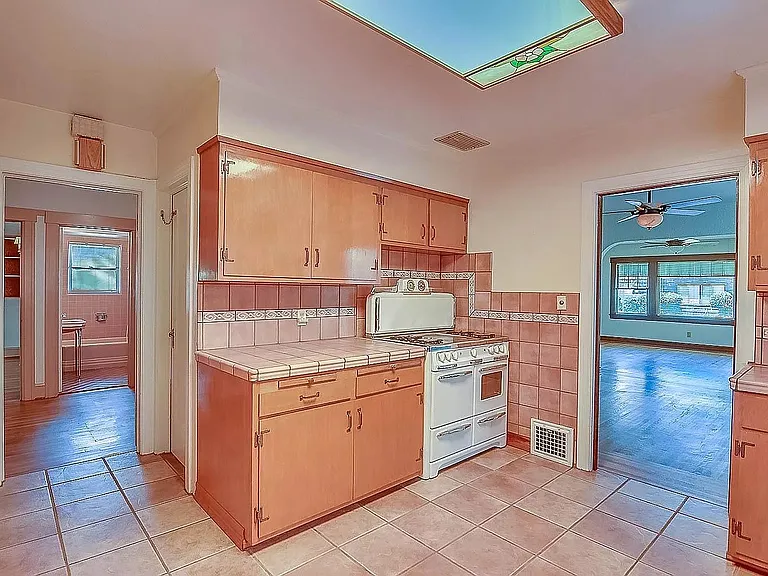 3630 Bonnie Ln — Photo 3