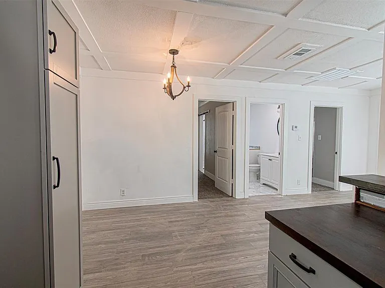 618 Crescent St — Photo 21
