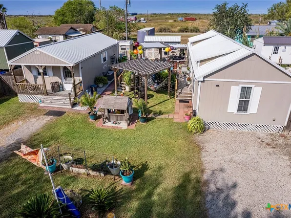 38 Terry St, Port Lavaca, TX 77979