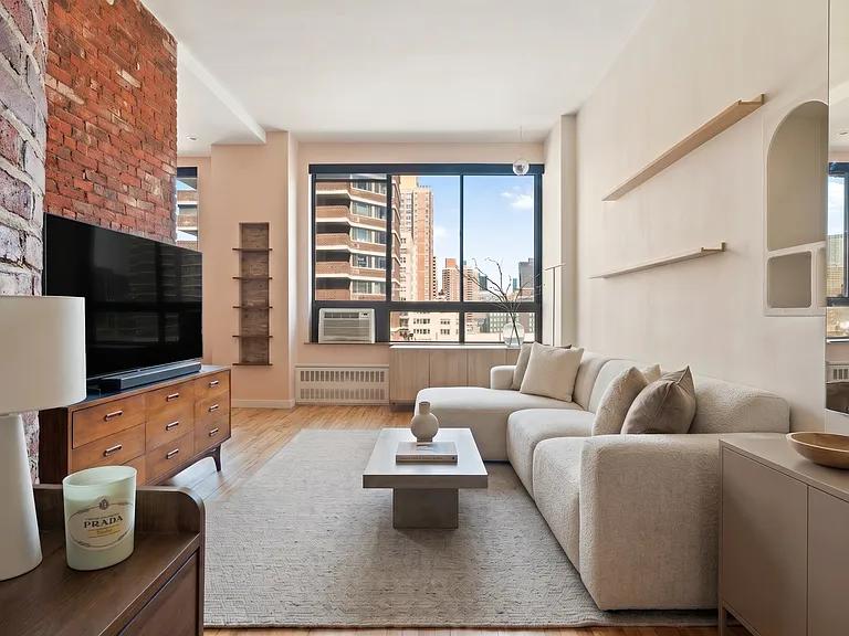310 E 23rd St #10J — Photo 1