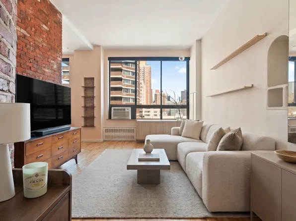 310 E 23rd St, New York, NY