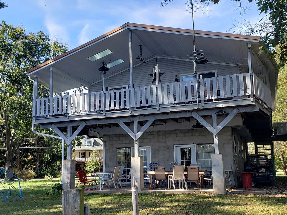 269 River Rd