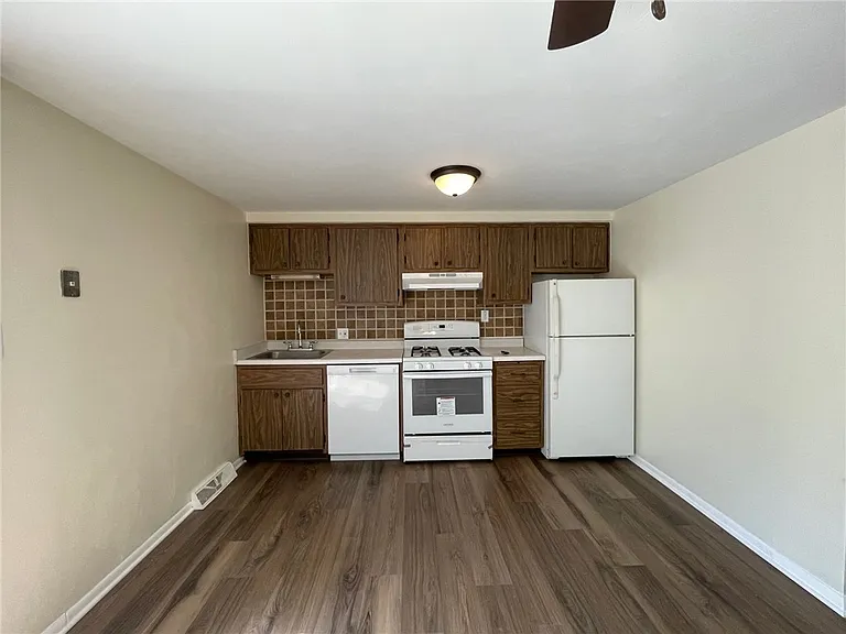313 Mystic Ave — Photo 11