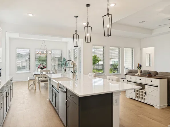 107 Valencia, Boerne, TX 78006