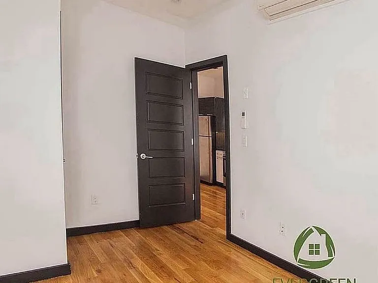 957 Kent Ave #3G — Photo 6