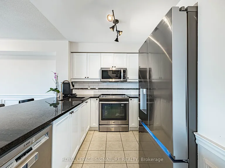 3985 Eglinton Ave W #17 — Photo 10