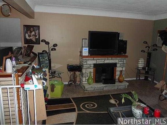 2nd image of 1667 Larpenteur Ave E