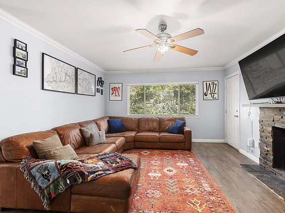 4th image of 1339 Taft St