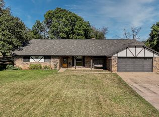 101 Meadow Ct, Weatherford, TX 76086