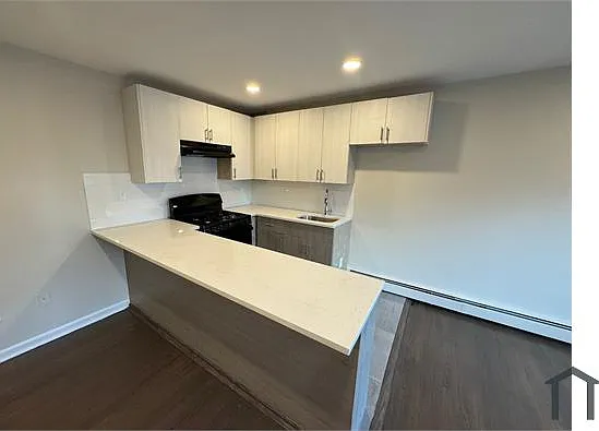 126 Elmwood Ave #5 — Photo 1