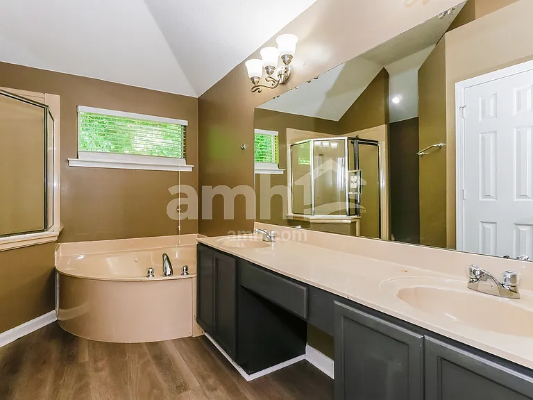 1377 Marhill Cv — Photo 10