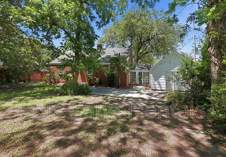 2043 Wappoo Dr — Photo 23