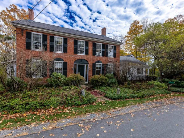 385 Academy Road, Thetford, VT 05074