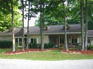 12299 Scotts Ct, Charlevoix, MI 49720